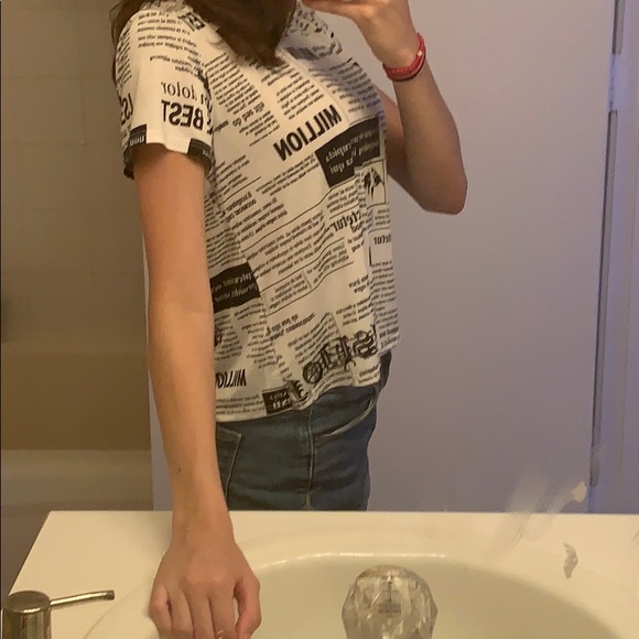 Newspaper Print Top - Picture 2 of 4